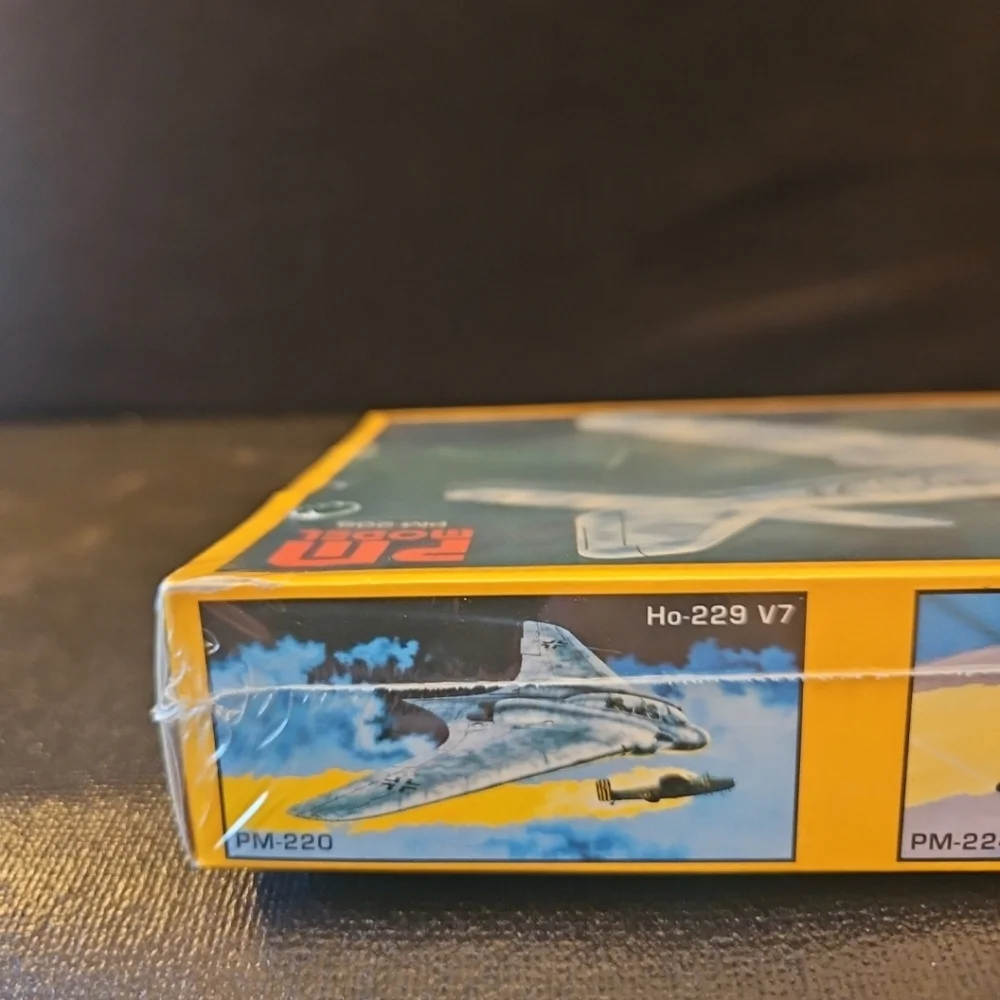 Vintage PM Model Focke-Wulf Ta-154 Airlane‎ Model Kit PM-209 Sealed